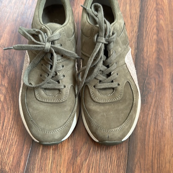 Everlane Trainer green sneakers size 9 - Picture 4 of 7